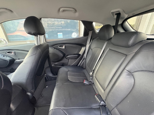 Used 2012 Hyundai Tucson Limited FWD image 17