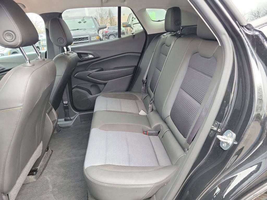 Certified 2024 Chevrolet Trax LT w/ Driver Confidence Package image 19