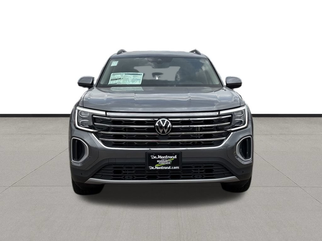 Used 2025 Volkswagen Atlas SE FWD image 2