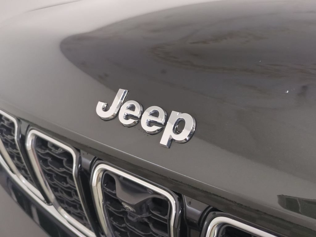 Used 2022 Jeep Grand Cherokee L Limited w/ Luxury Tech Group II AWD/4WD image 13