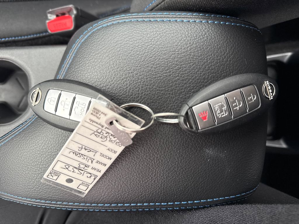 Used 2023 Nissan Leaf S image 33