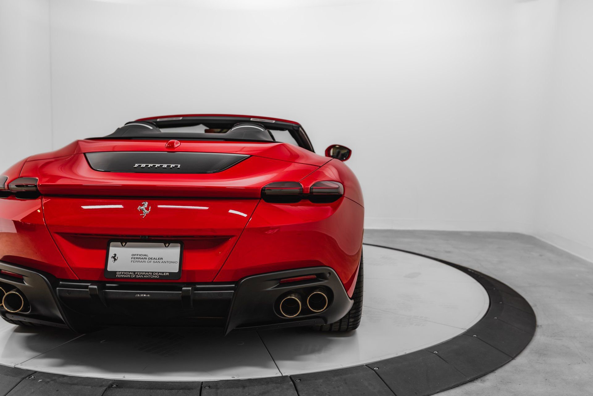 Certified 2025 Ferrari Roma Spider RWD image 56