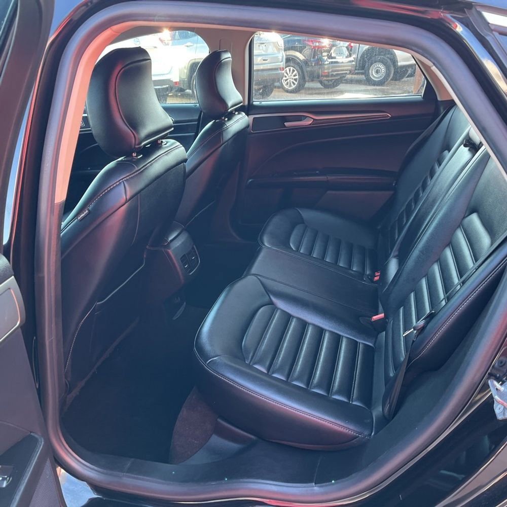 Used 2019 Ford Fusion SEL FWD image 13