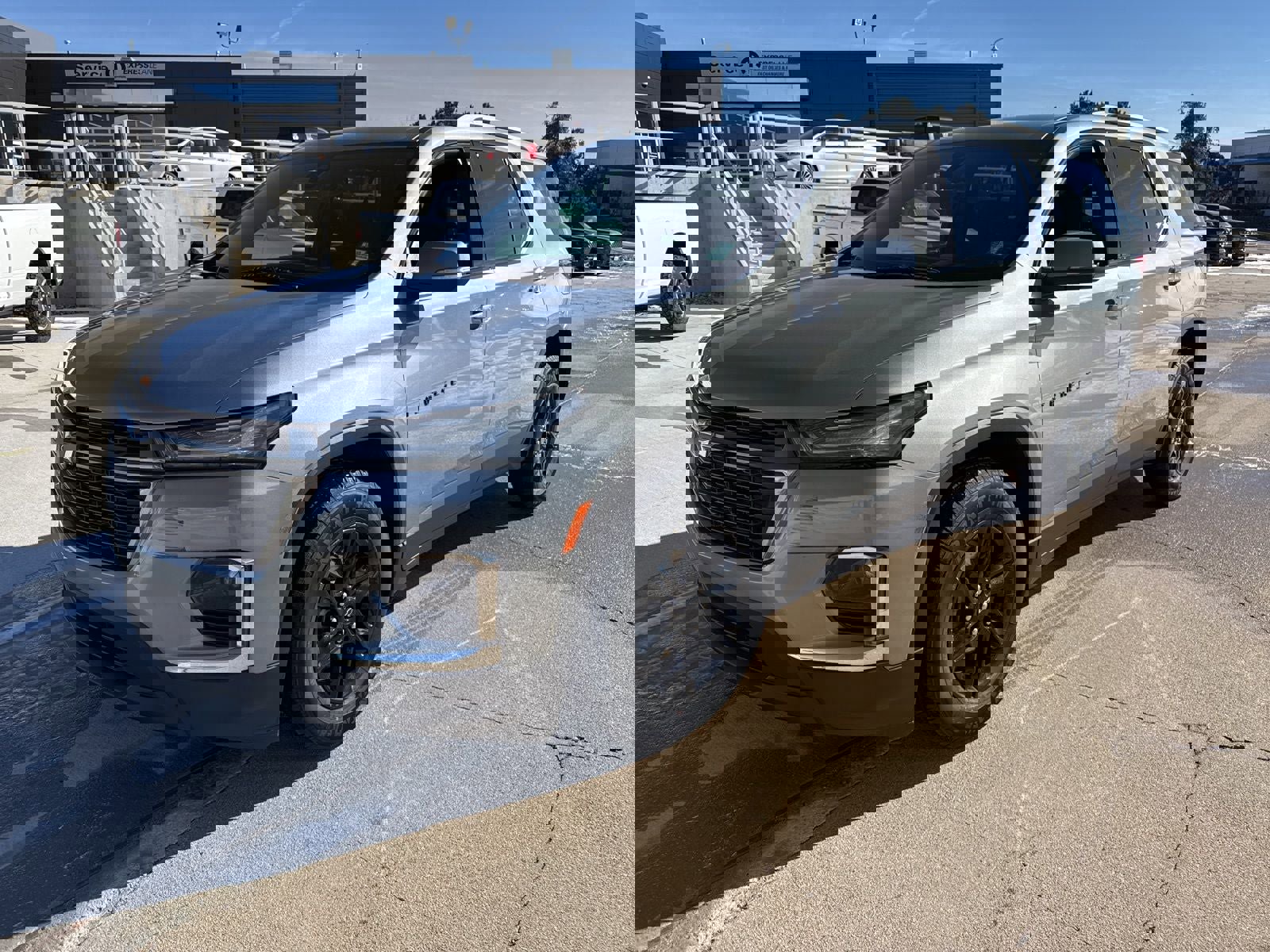 Used 2023 Chevrolet Traverse LT w/ Midnight/Sport Edition image 1