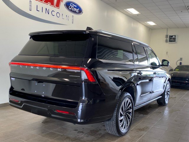 Certified 2026 Lincoln Navigator L Black Label AWD/4WD image 10
