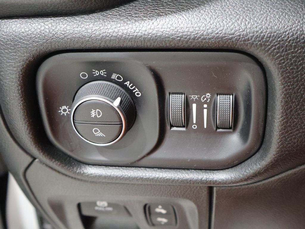Used 2024 RAM 1500 Laramie AWD/4WD image 29