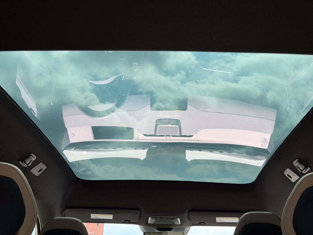 Certified 2025 Volvo EX90 Plus AWD/4WD image 15
