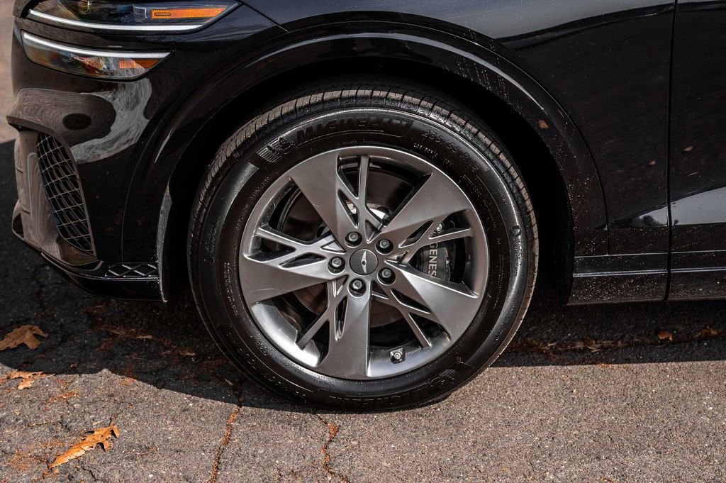 Used 2025 Genesis GV70 3.5T Sport image 11