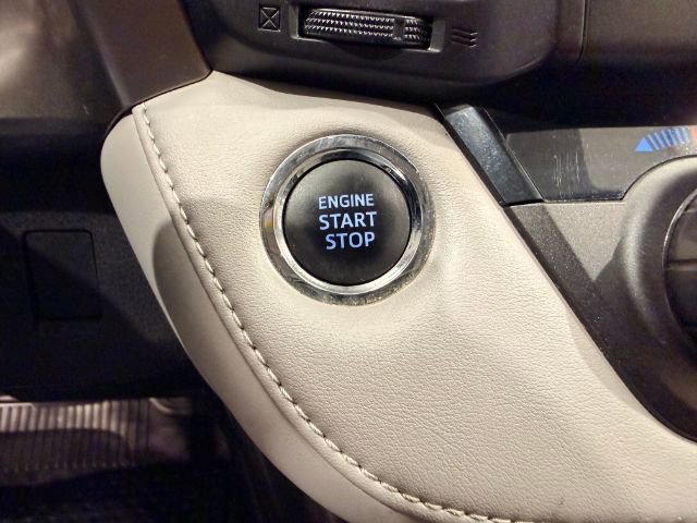 Used 2018 Toyota RAV4 Limited w/ All Weather Liner Package image 27