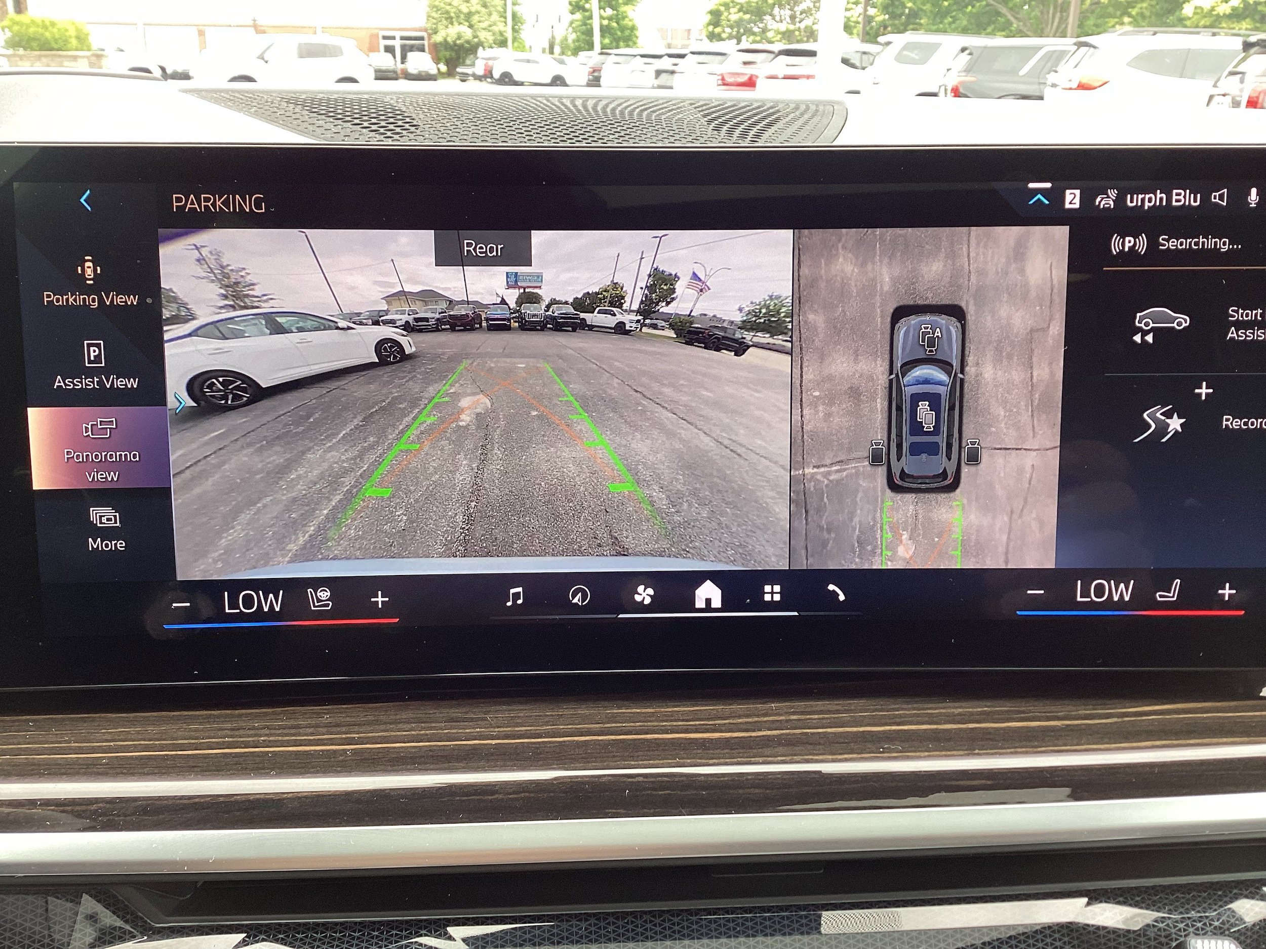 Used 2024 BMW X7 xDrive40i w/ M Sport Package AWD/4WD image 21