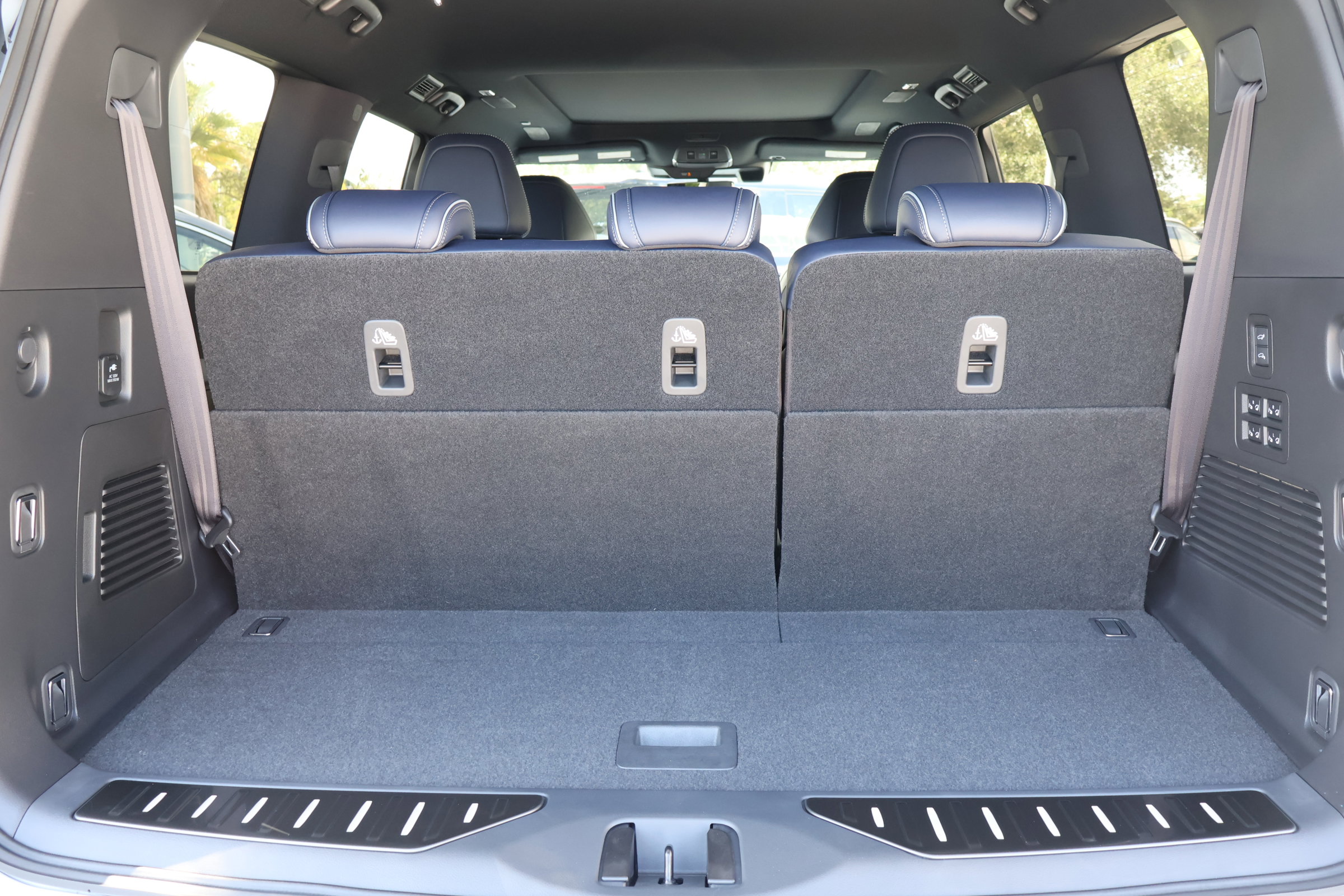 New 2026 INFINITI QX80 4WD image 21