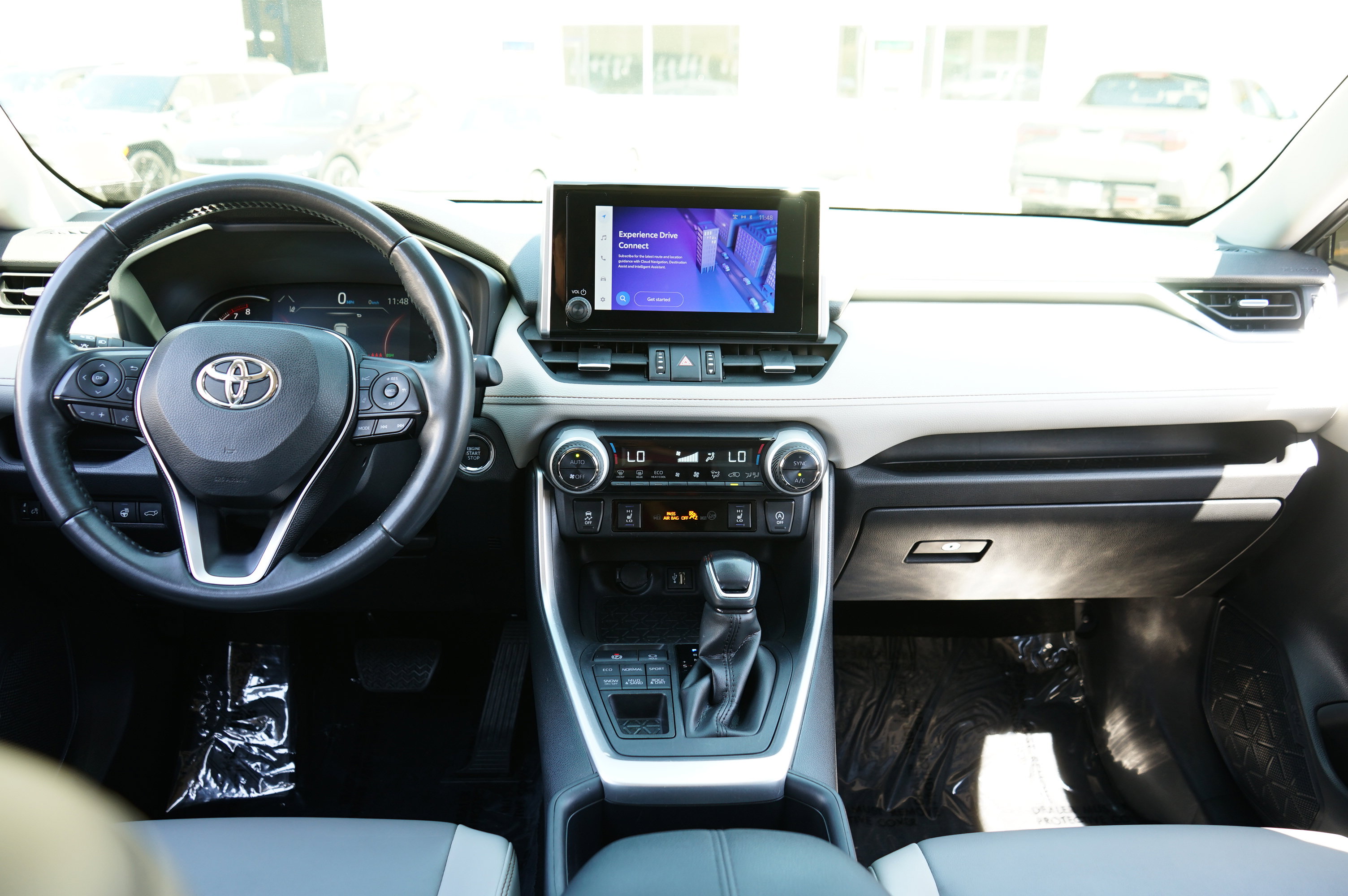 Used 2023 Toyota RAV4 XLE Premium image 29