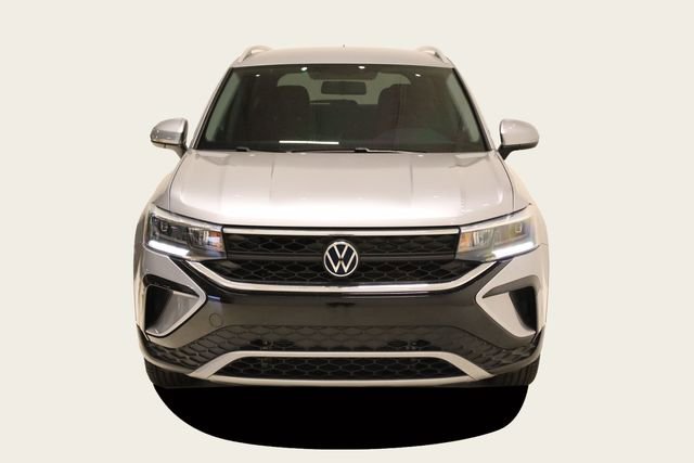 Used 2022 Volkswagen Taos SE image 3