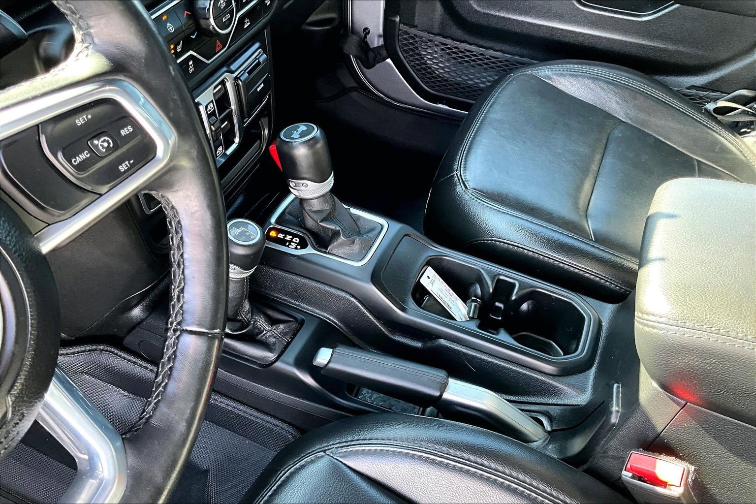 Used 2021 Jeep Wrangler Unlimited Sahara AWD/4WD image 15