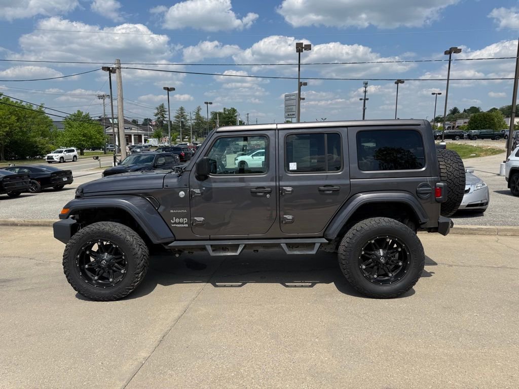 Used 2018 Jeep Wrangler Unlimited Sahara AWD/4WD image 9