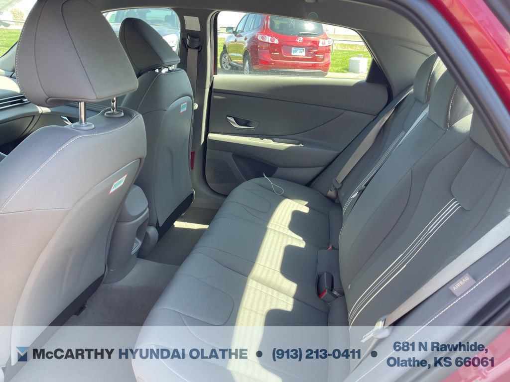Used 2025 Hyundai Elantra Sport FWD image 5