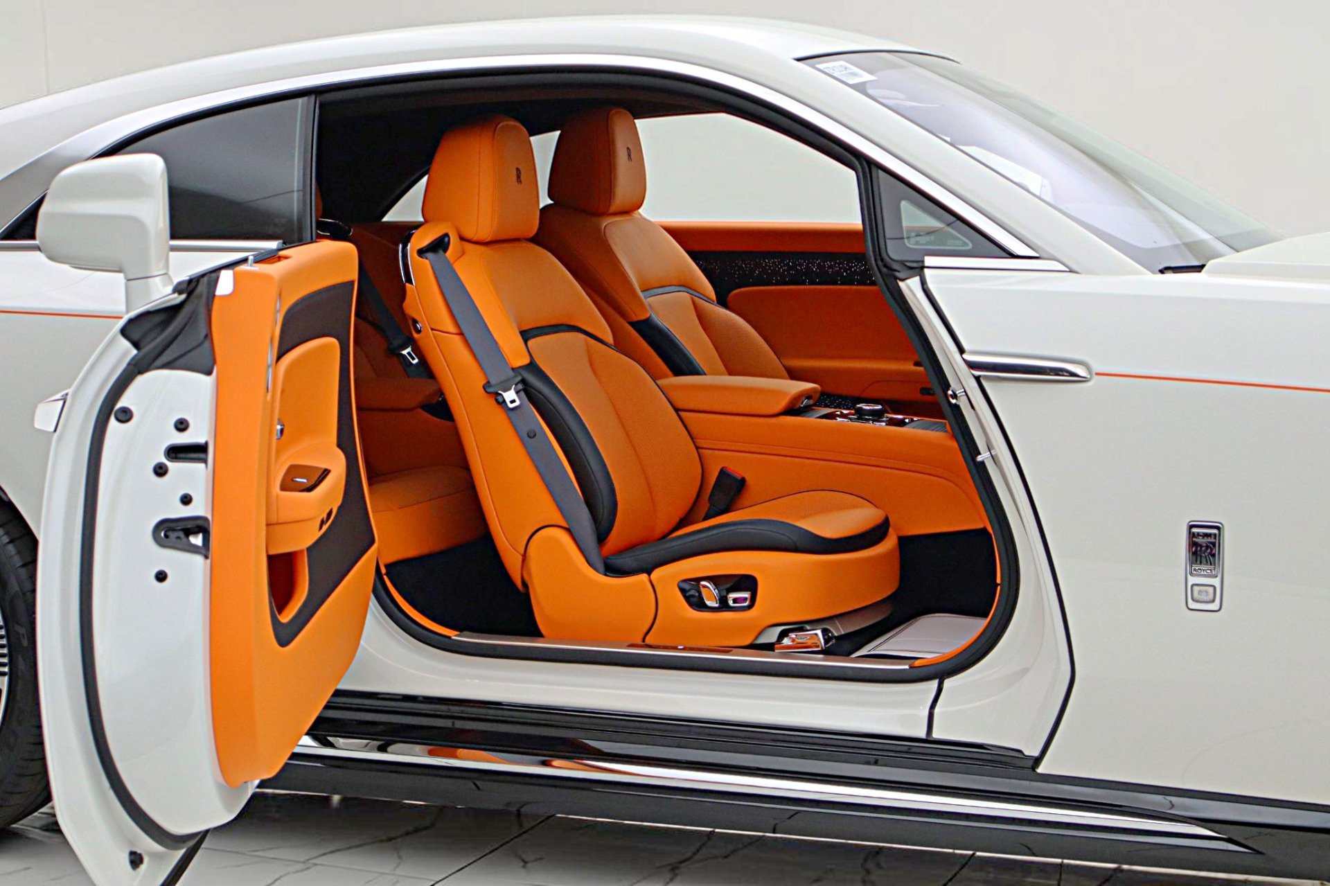 Used 2026 Rolls-Royce Spectre AWD/4WD image 18