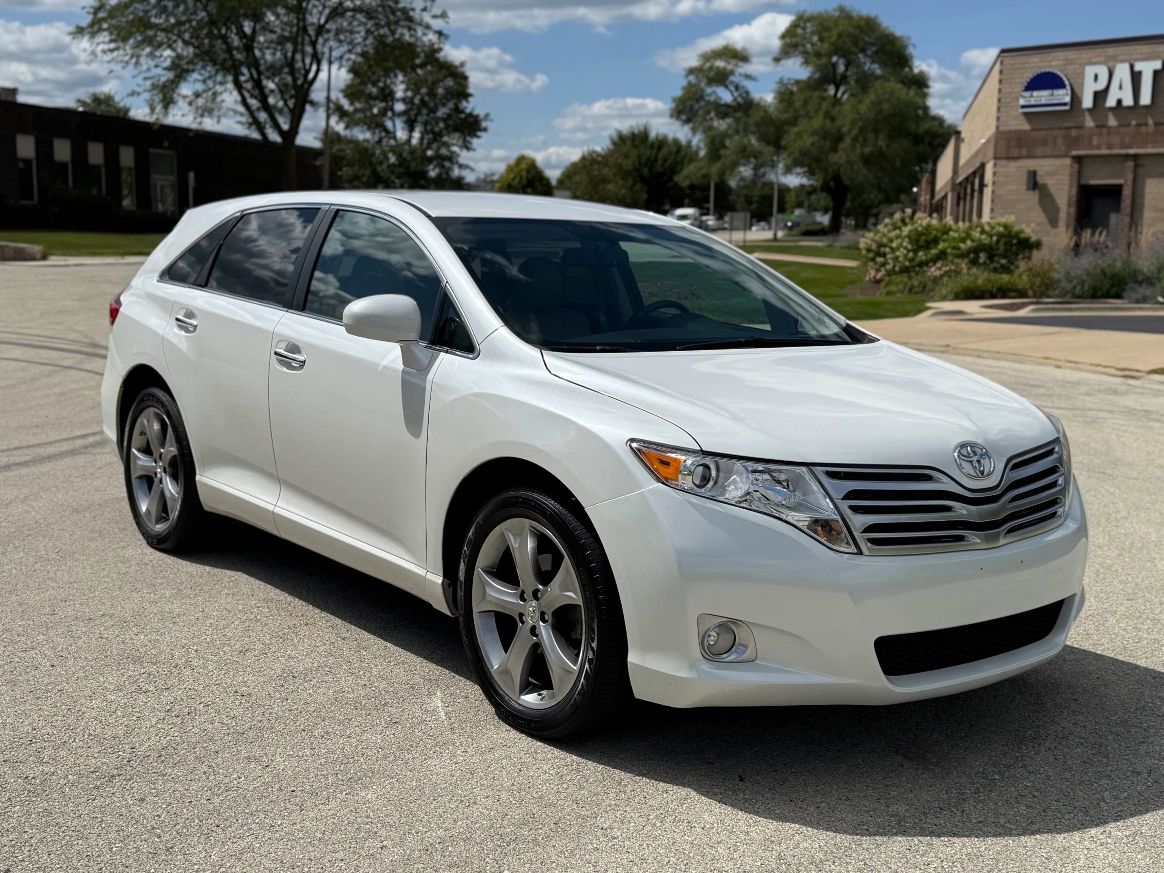 Used 2011 Toyota Venza AWD w/ Comfort Pkg image 1