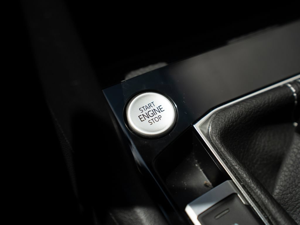 Certified 2023 Volkswagen Taos S FWD image 28