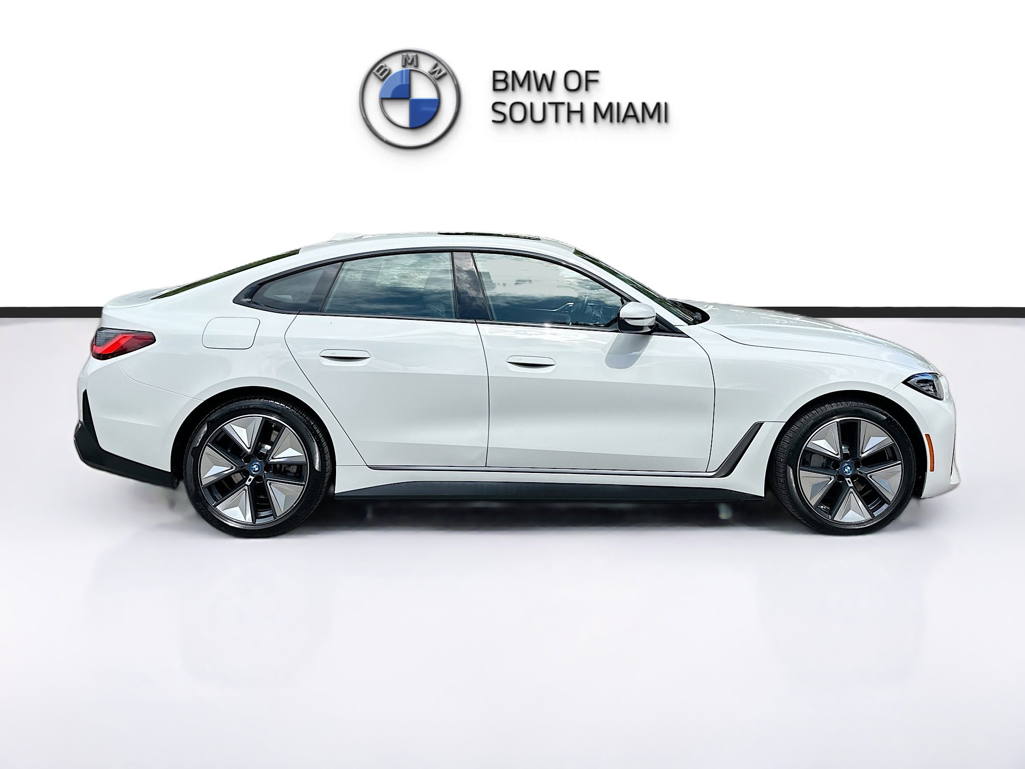 Used 2023 BMW i4 eDrive35 image 8