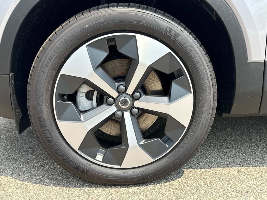 Used 2026 Volvo XC40 B5 Plus w/ Protection Package Premier image 11