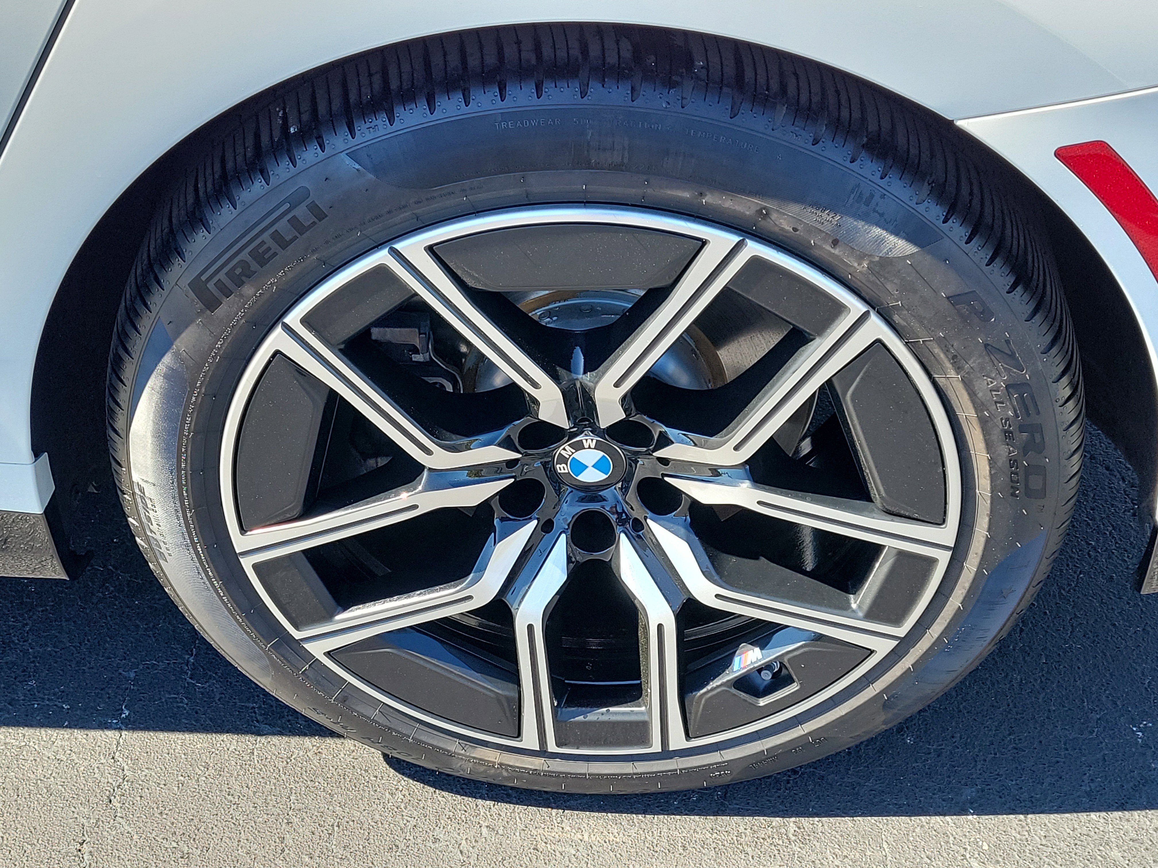 Used 2025 BMW 740i image 6