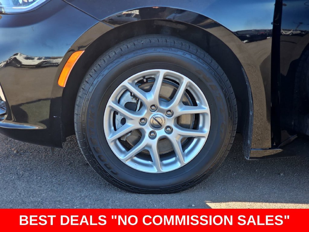 Used 2024 Chrysler Pacifica Touring-L FWD image 37