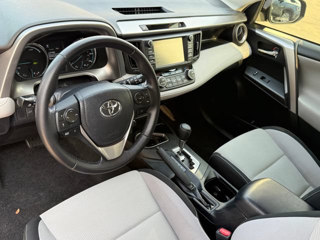 Used 2016 Toyota RAV4 XLE w/ Convenience Package AWD/4WD image 12