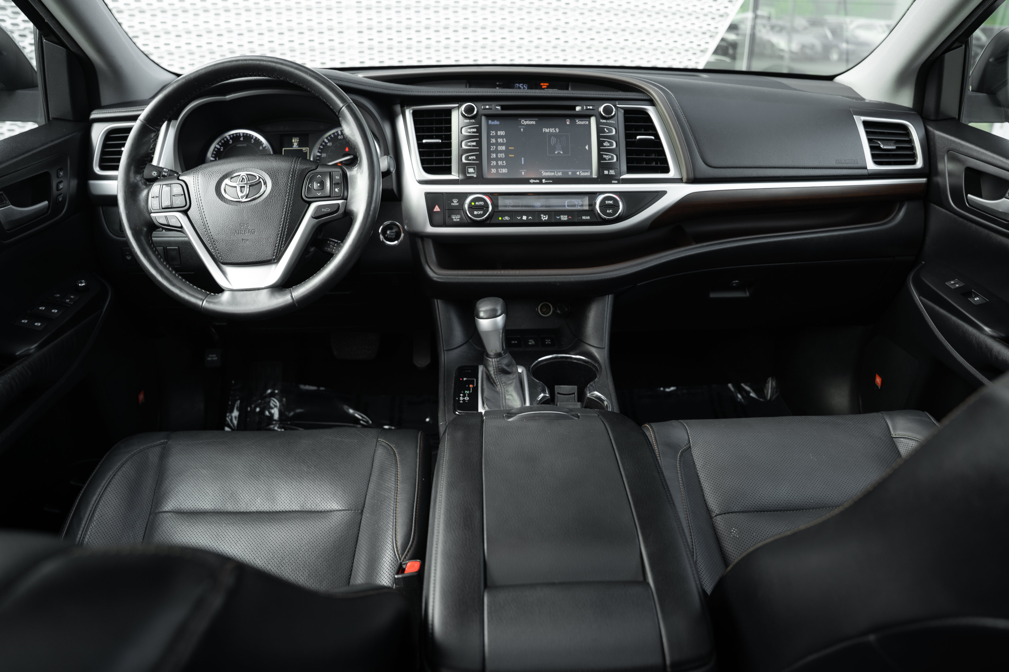 Used 2015 Toyota Highlander Limited Platinum AWD/4WD image 8