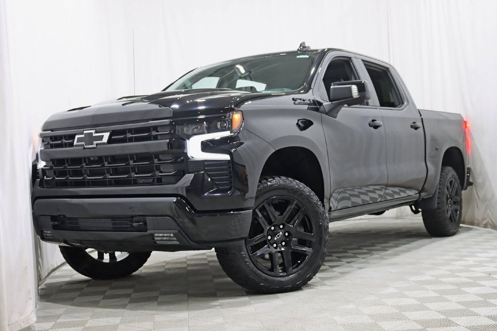 Used 2024 Chevrolet Silverado 1500 LT Trail Boss w/ LT Trail Boss Premium Package AWD/4WD image 6