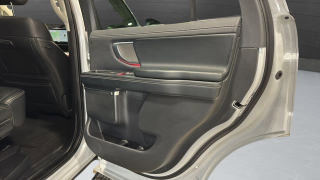 Used 2025 Ford Expedition Platinum AWD/4WD image 31