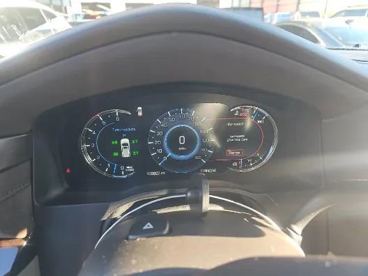 Used 2016 Cadillac Escalade Luxury image 14