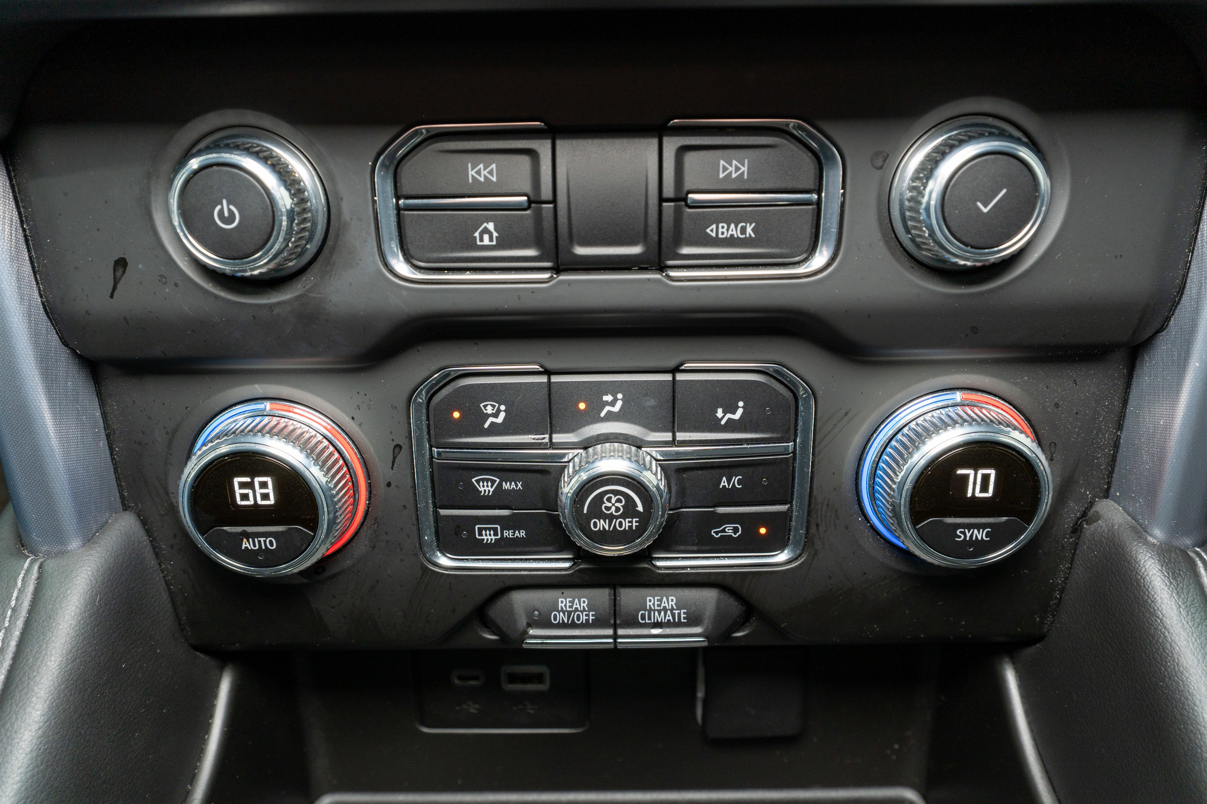 Used 2023 GMC Yukon SLE w/ Gmc Pro Safety Plus Package image 20