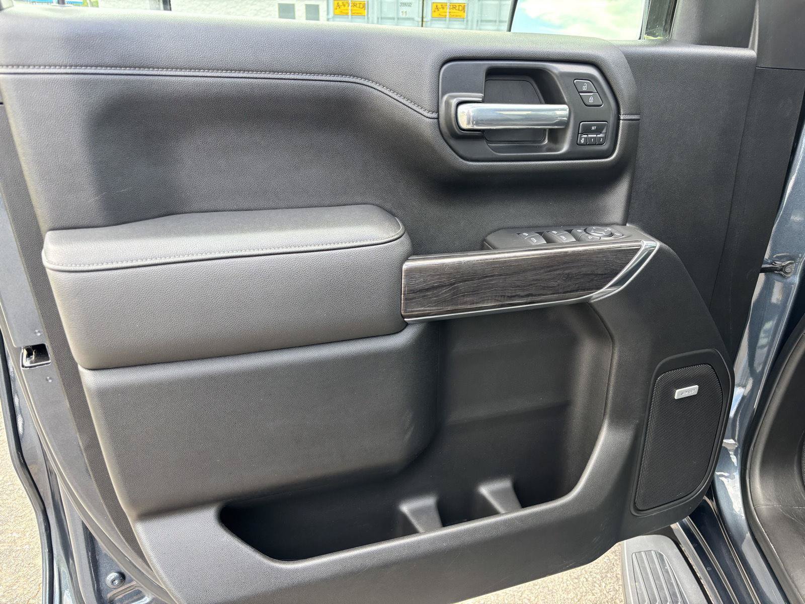 Used 2021 Chevrolet Silverado 1500 LTZ w/ LTZ Premium Package AWD/4WD image 16