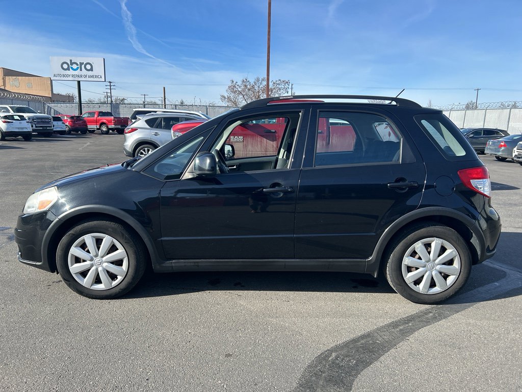 Used 2010 Suzuki SX4 AWD Hatchback image 4