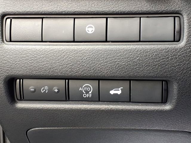 Used 2023 Nissan Rogue SV w/ SV Premium B Package FWD image 30