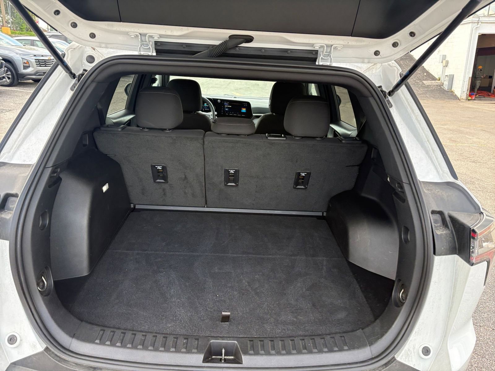 Used 2025 Chevrolet Equinox LT FWD image 31