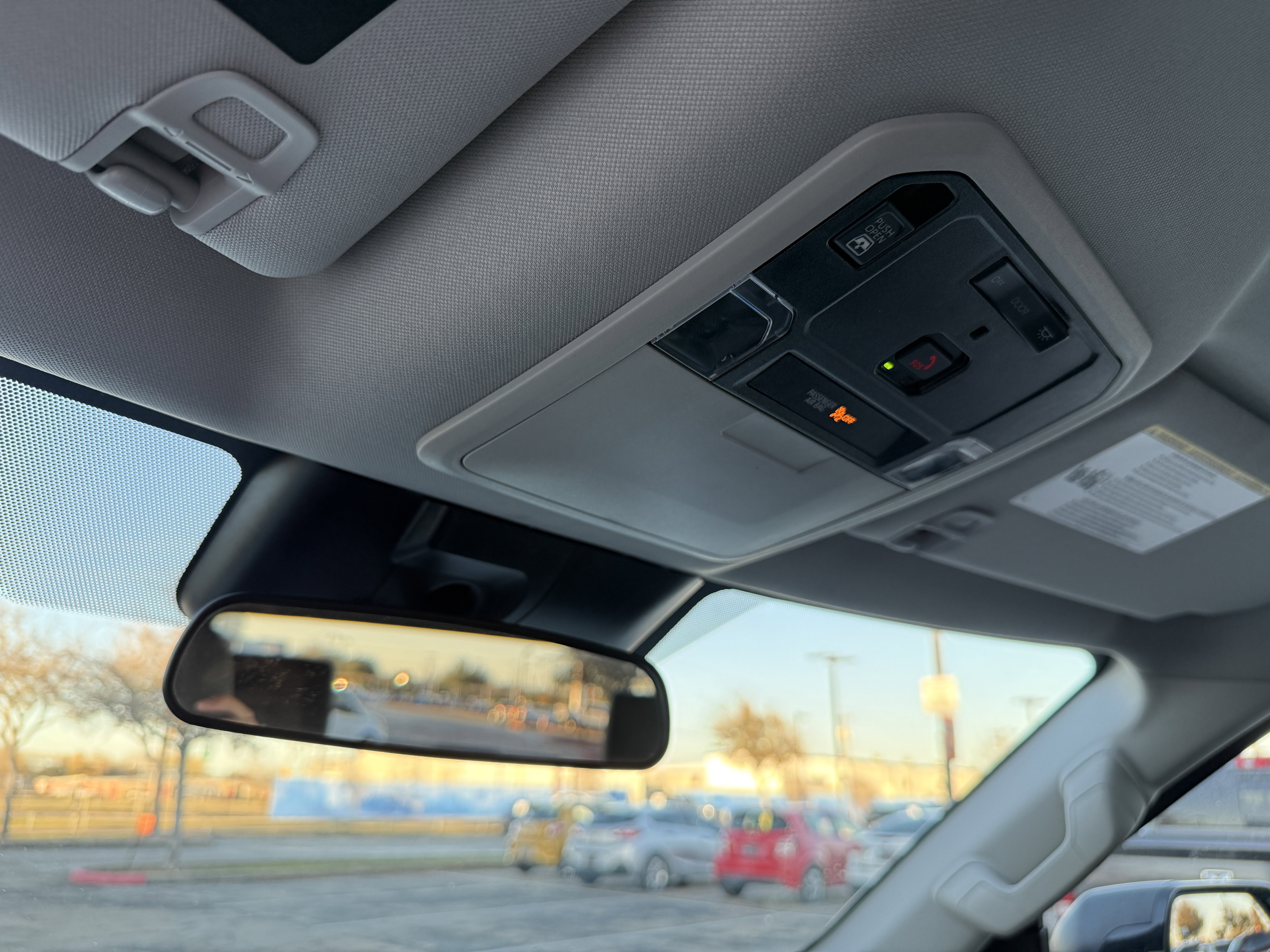 Used 2022 Toyota Tundra SR5 w/ SR5 Convenience Package image 32