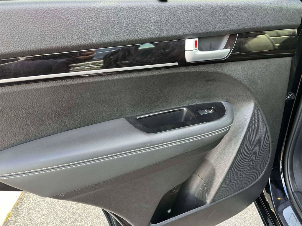 Used 2015 Kia Sorento SX image 8