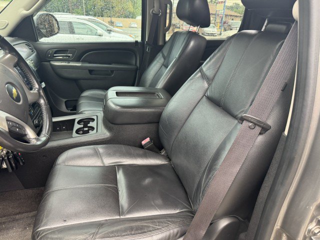Used 2012 Chevrolet Avalanche LT w/ Suspension Package, Off-Road AWD/4WD image 9