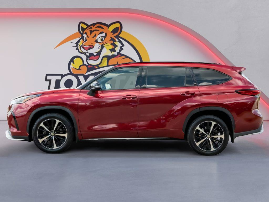 Used 2021 Toyota Highlander XSE AWD/4WD image 8