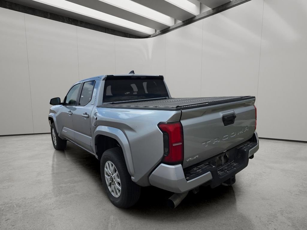 Used 2025 Toyota Tacoma SR5 AWD/4WD image 3