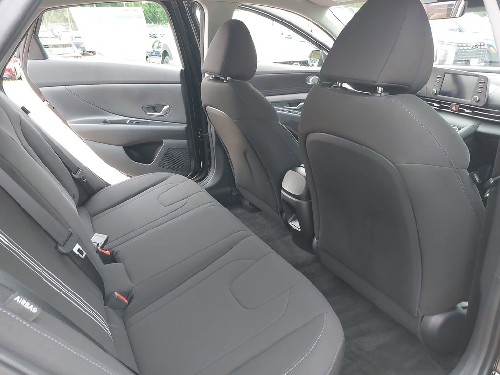 Certified 2025 Hyundai Elantra Hybrid FWD image 11