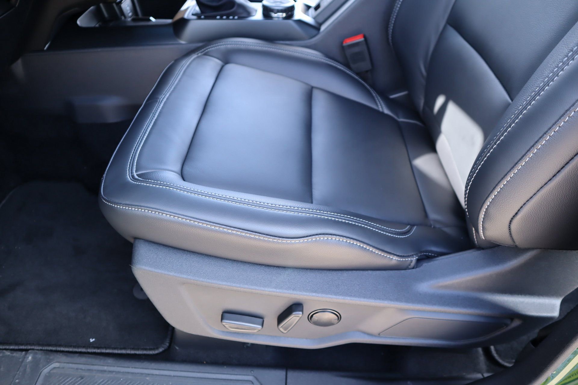 New 2025 Ford Bronco Outer Banks image 12