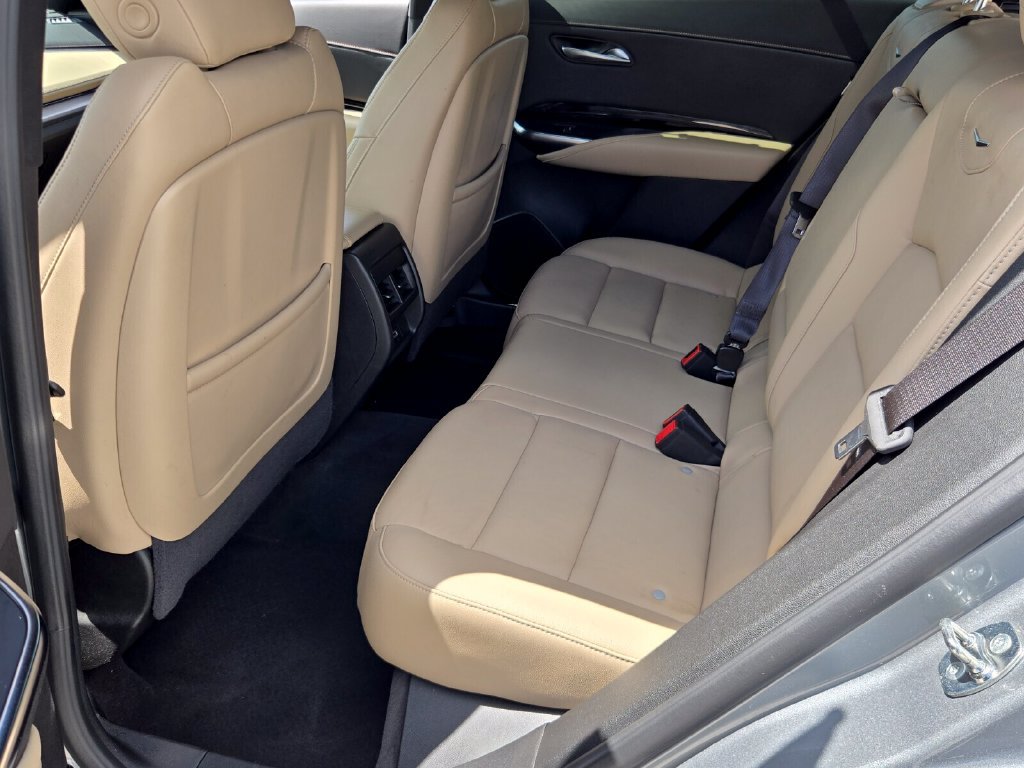 Used 2024 Cadillac XT4 Luxury FWD image 11