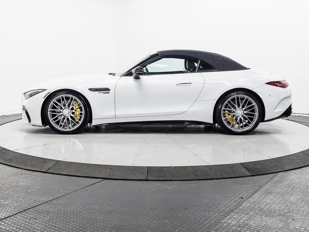 Used 2022 Mercedes-Benz SL 55 AMG 4MATIC w/ Driver Assistance Package image 4