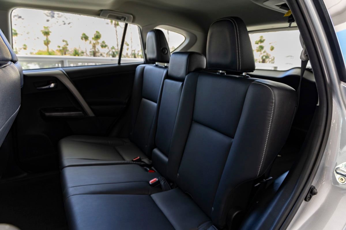 Used 2017 Toyota RAV4 Platinum FWD image 16