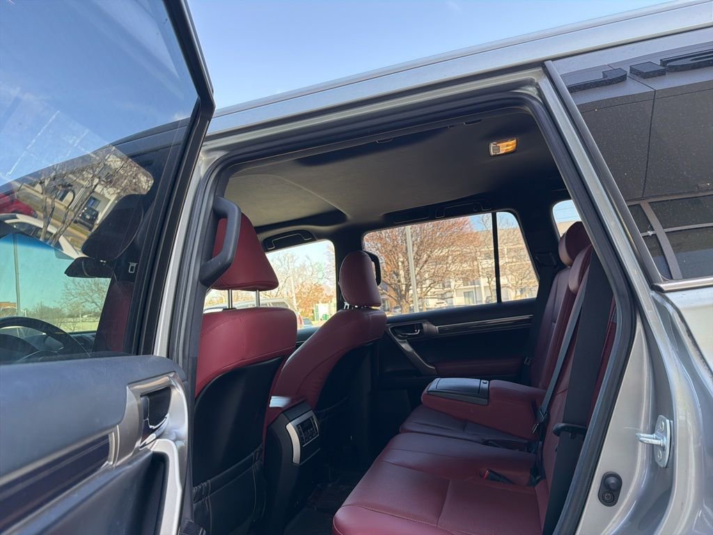 Used 2020 Lexus GX 460 Premium w/ Premium Package image 38