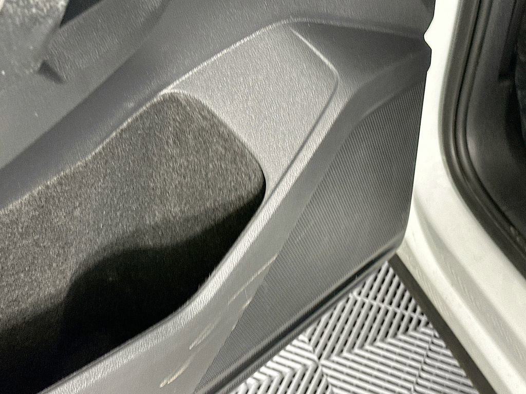 Used 2023 Volkswagen Tiguan SE w/ Panoramic Sunroof Package image 25