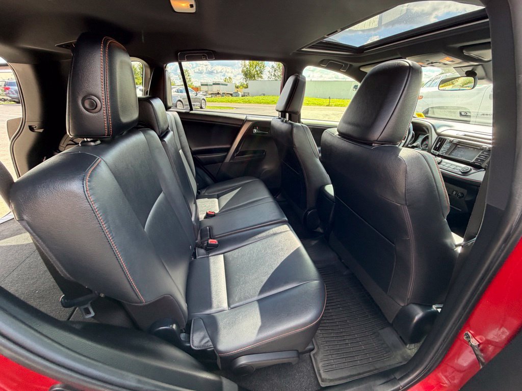 Used 2017 Toyota RAV4 SE AWD/4WD image 29
